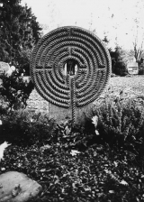 Familiengrabmal Fusenig, Labyrinth, Diabas (1981)
